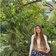 Estudiante de un doble grado de derecho y criminología, y busco dar clases a niños de primaria o eso.